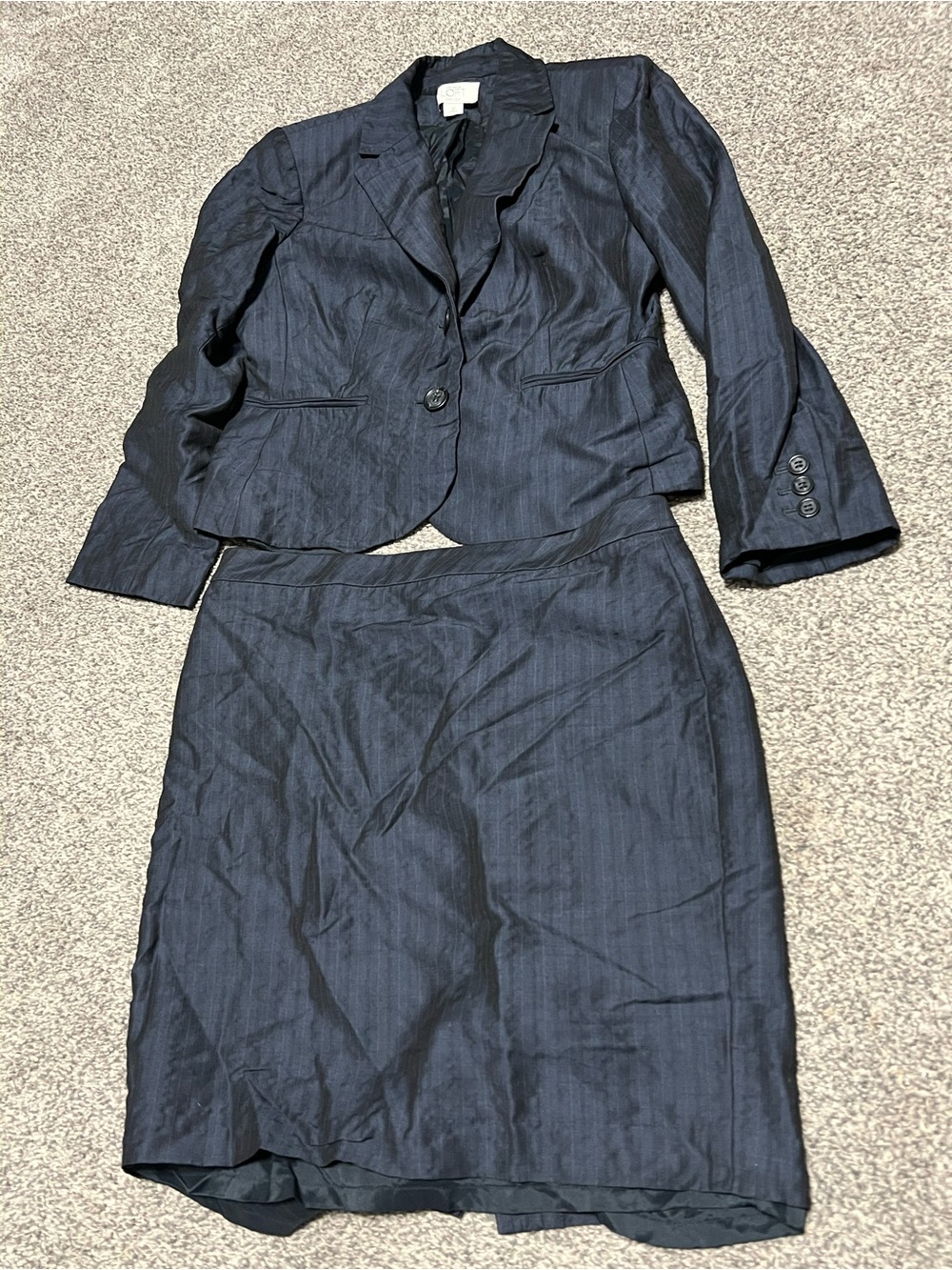 Woman’s Ann Taylor LOFT pencil skirt and dress blazer outfit